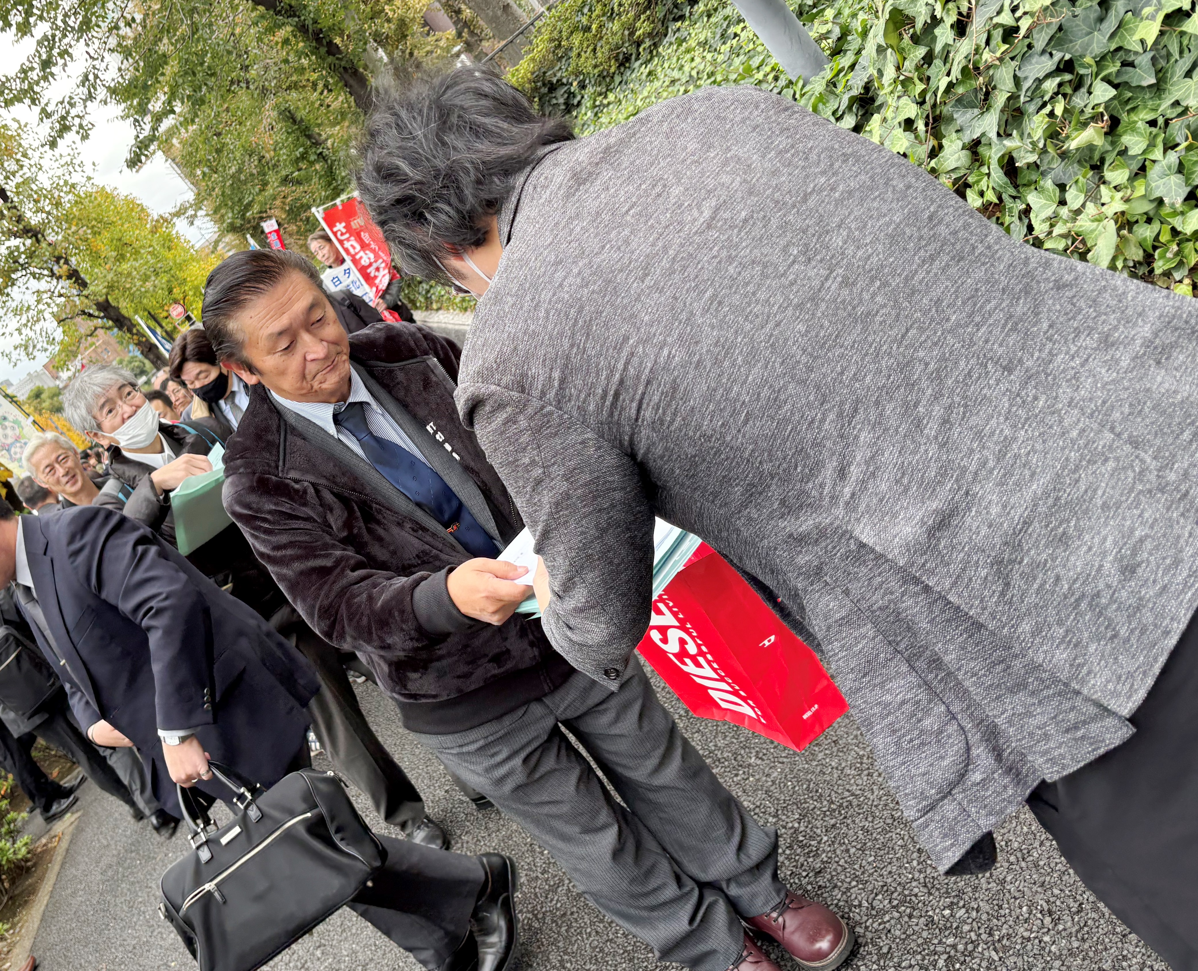 �S������W�߂����菑���o��11���U���A�����E�o�ώY�ƏȑO